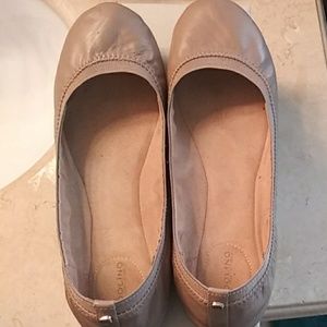 Bandolino Nude Leather Flats